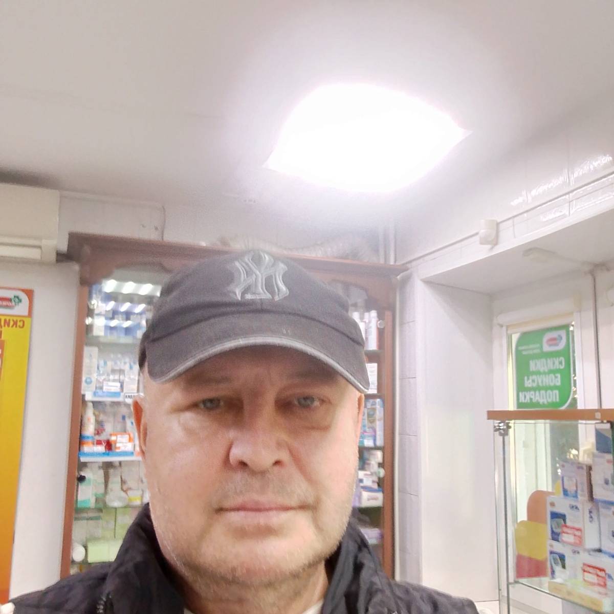 Олег Жаков