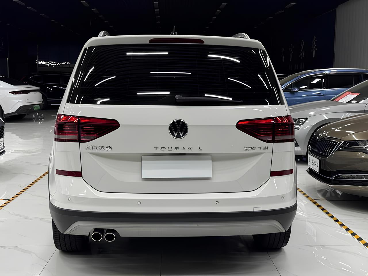 🚘 Volkswagen Touran L
7 мест для всей семьи и друзей
2022 Май • 30 536 км • бензин 1.4 л (150 л.с | Сетка — социальная сеть от hh.ru