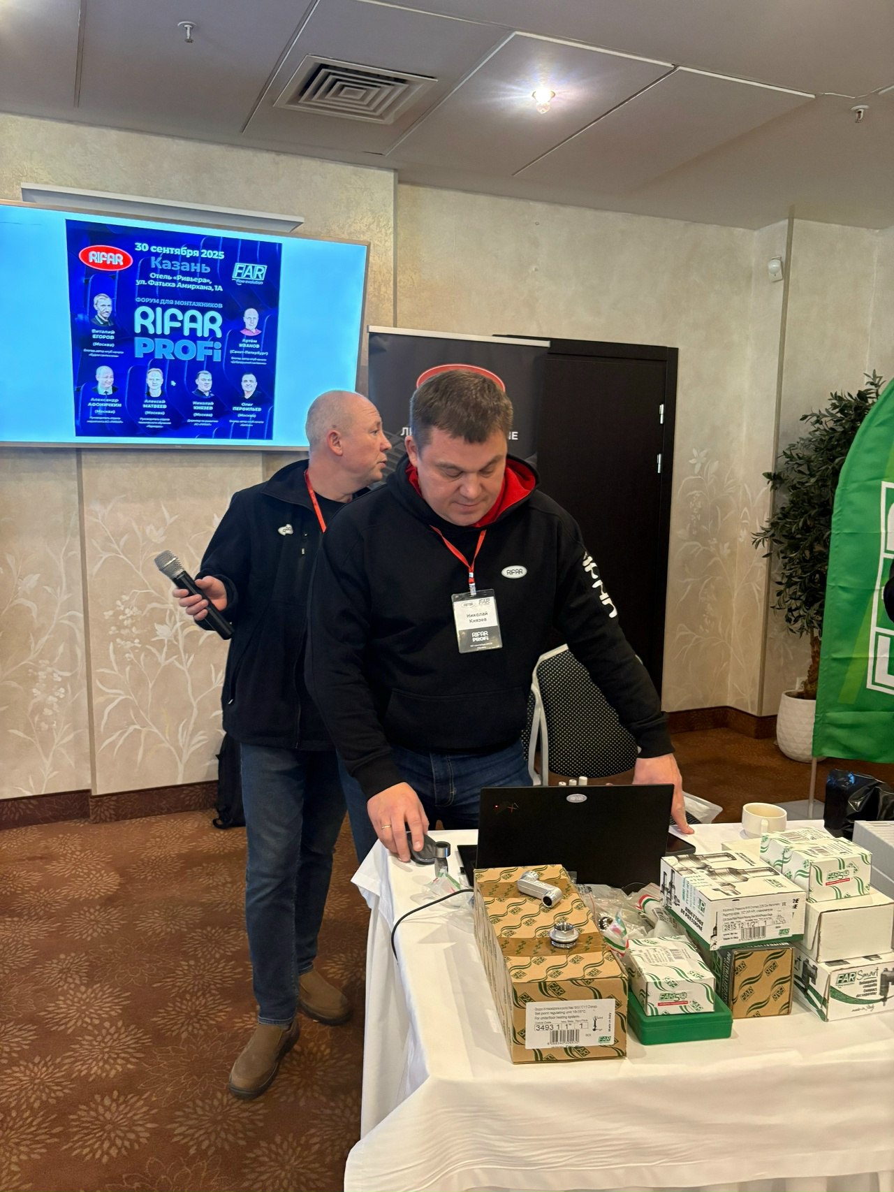 Погнали!
https://vk.com/video50025901456239685
https://vk.com/video50025901456239686 | Сетка — социальная сеть от hh.ru