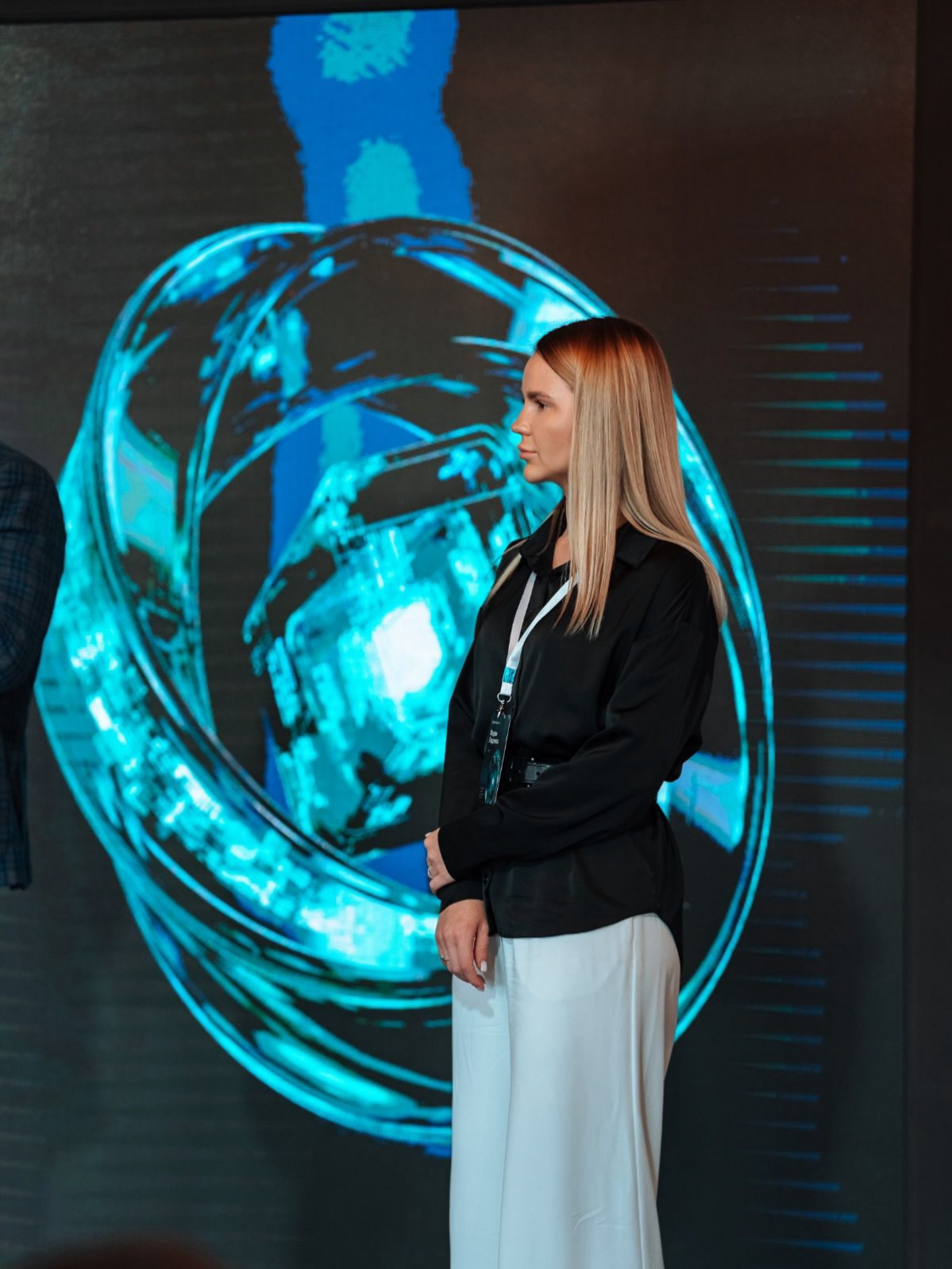 Состоялся финал бизнес-акселератора по цифровой трансформации в Крыму! 🚀  
Наша команда экспертов продолжает покорять новые вершины! На этот раз специалисты отдела программных разработок и поддержки б... | Сетка — социальная сеть от hh.ru