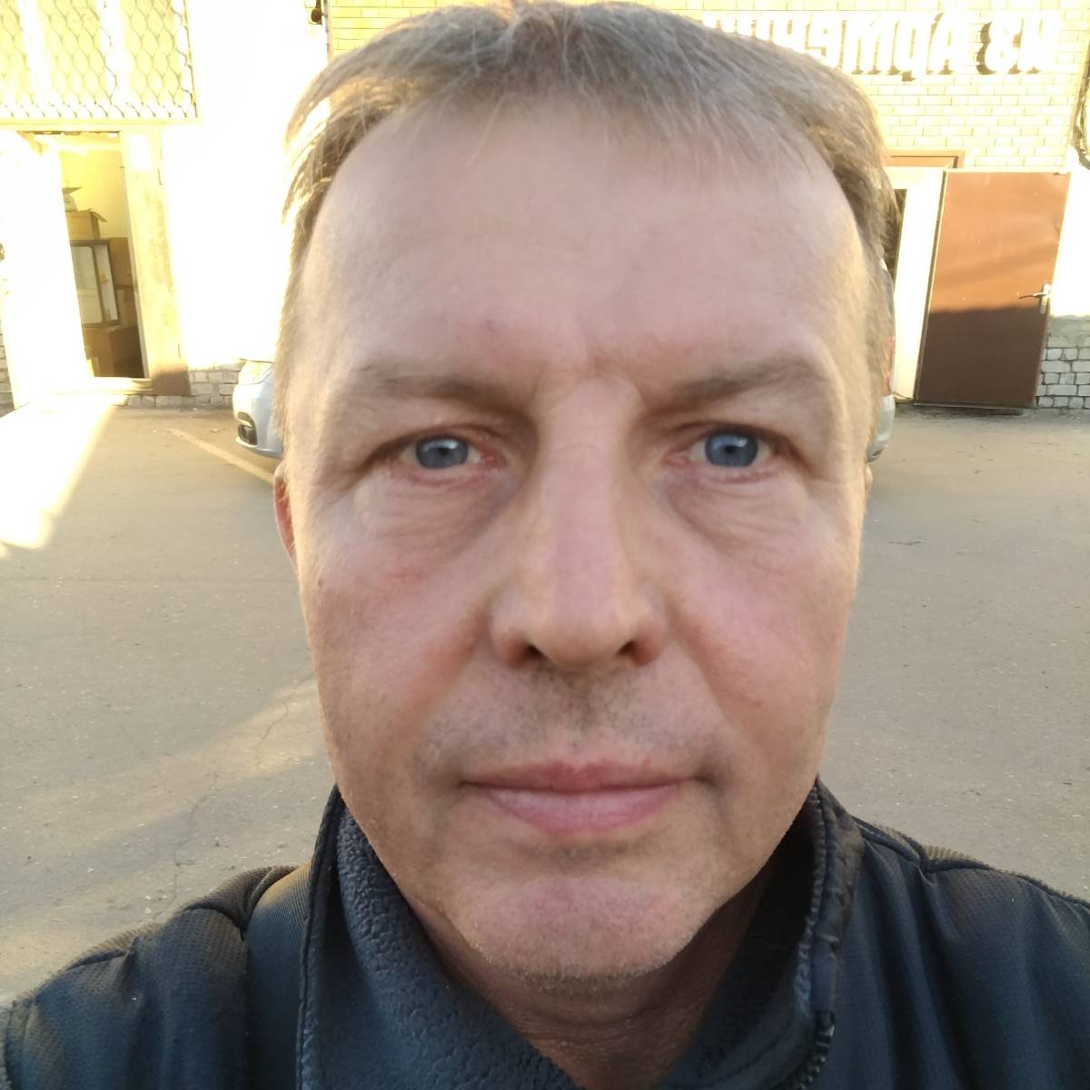 Александр Емельянов