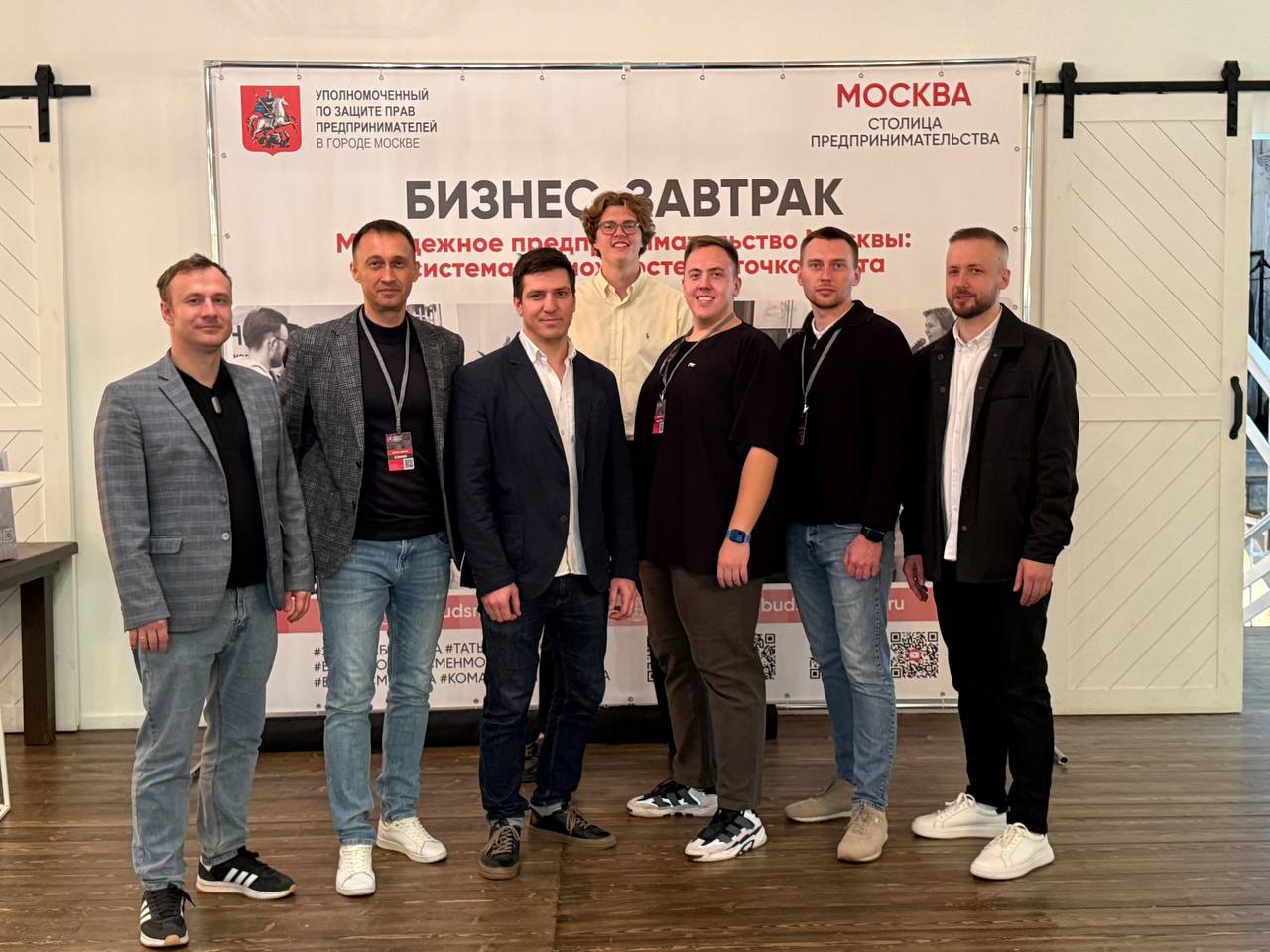 Итоги сентября
Традиционная рубрика с итогами месяца.
Начну с конца | Сетка — социальная сеть от hh.ru
