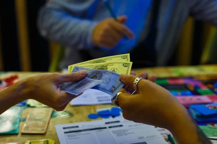 🆕Вырвись из "крысиных бегов"!
🗓12 октября жду вас на Фестивале финансовых игр!🆕
Друзья, приветствую! 🎲
Хочу поделиться отличной новостью: 12 октября состоится масштабный Фестиваль финансовых игр! Это ... | Сетка — социальная сеть от hh.ru