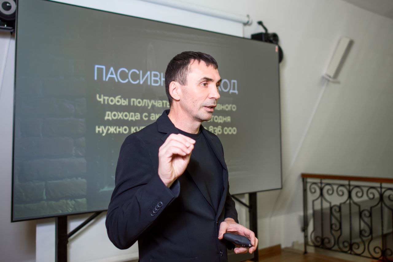 Дорогие Друзья, сентябрь позади, а впереди — последний рывок перед Новым годом! ✨ Самое время подвести промежуточные итоги.
Хочу начать с себя | Сетка — социальная сеть от hh.ru