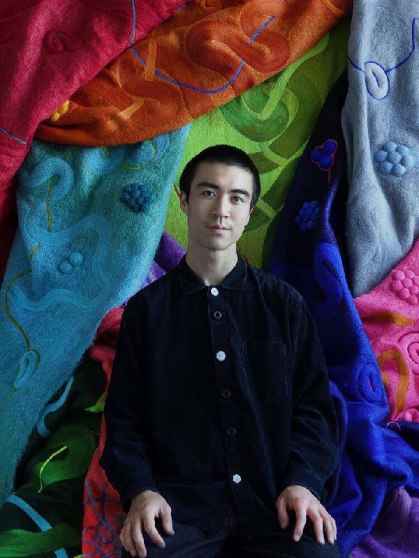 Один из амбивалентных дизайнеров — Liam Lee из Нью-Йорка | Сетка — социальная сеть от hh.ru