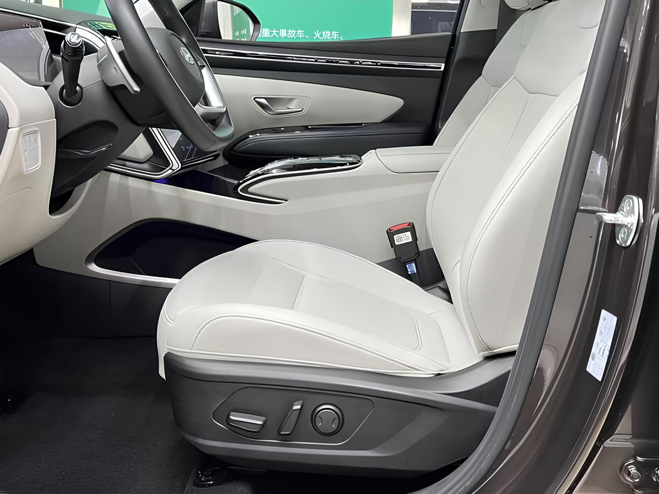 🚘 Hyundai Tucson L
Свежий кросс, который не просто радует глаз, но и кошелёк
✅ 2021 март
✅ 30665 км
✅ Бензин 1.5 л (200 л.с | Сетка — социальная сеть от hh.ru