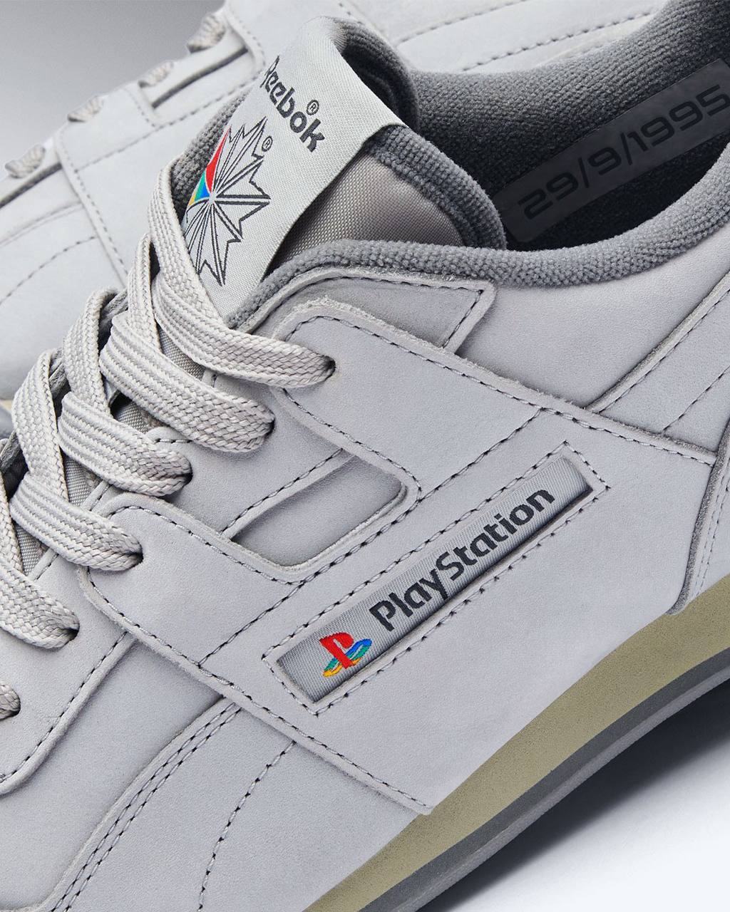 Прикол, PlayStation заколлабился с Reebok и выкатил аж три вида кроссовок к 30-летию бренда:
🍕 Pump Omni Zone II — появятся в США за 220 долларов (18,1 тысяч рублей)
🍕 Instapump Fury — появятся в Япон... | Сетка — социальная сеть от hh.ru