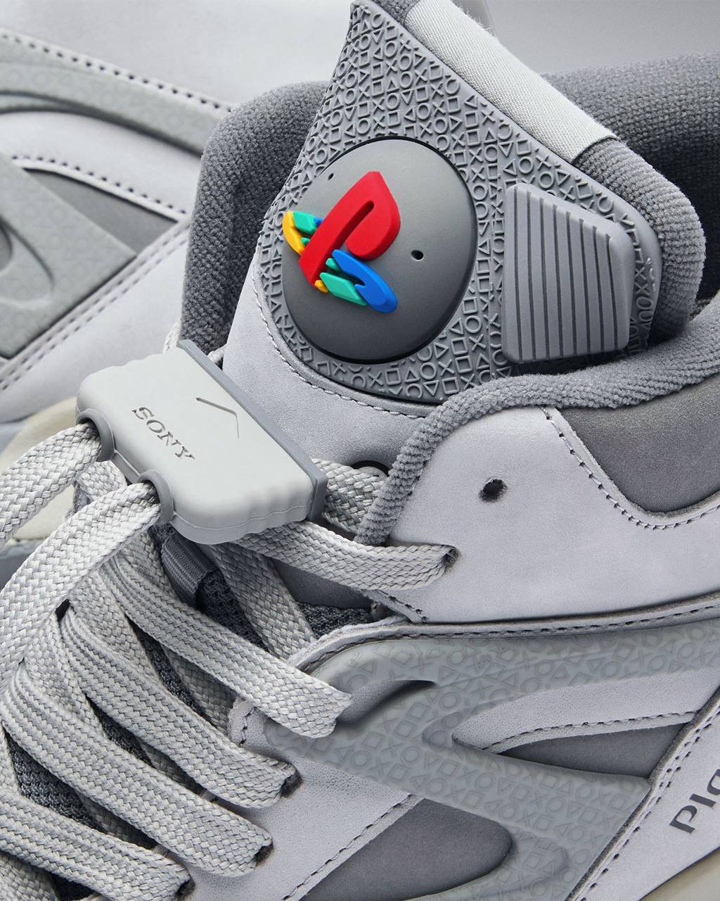 Прикол, PlayStation заколлабился с Reebok и выкатил аж три вида кроссовок к 30-летию бренда:
🍕 Pump Omni Zone II — появятся в США за 220 долларов (18,1 тысяч рублей)
🍕 Instapump Fury — появятся в Япон... | Сетка — социальная сеть от hh.ru