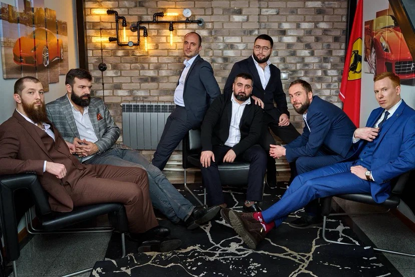 Фильм «Джентльмены» по-русски) в Ac-group 😍 | Сетка — социальная сеть от hh.ru