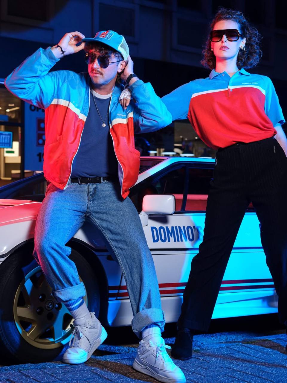 О, Dominos исполнилось аж 40 лет и по такому поводу бренд совершил камбэк в 1985-е и дропнул лимитированную линейку фирменного шмота, куда вошли кепка, носки, поло и ретро-бомбер.
Выглядит стильно 🤓 | Сетка — социальная сеть от hh.ru