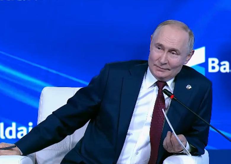 Что сказал Путин про экономику на Валдае?
В ходе пленарного заседания Валдайского клуба в Сочи 2 октября 2025 года президент России Владимир Путин подробно остановился на экономических аспектах глобал... | Сетка — социальная сеть от hh.ru