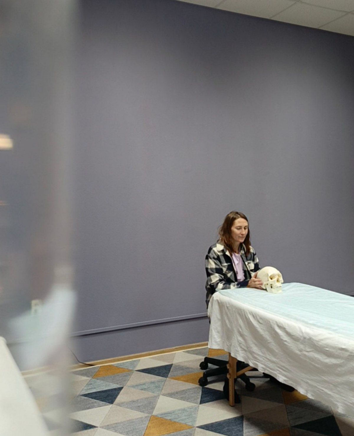 Вот например так проходит дистанционный сеанс по ремонту человека. Метод переноса. 
Запрос для сеанса может быть любым, как боль физическая, так эмоциональная, либо решение какой-то ситуации | Сетка — социальная сеть от hh.ru