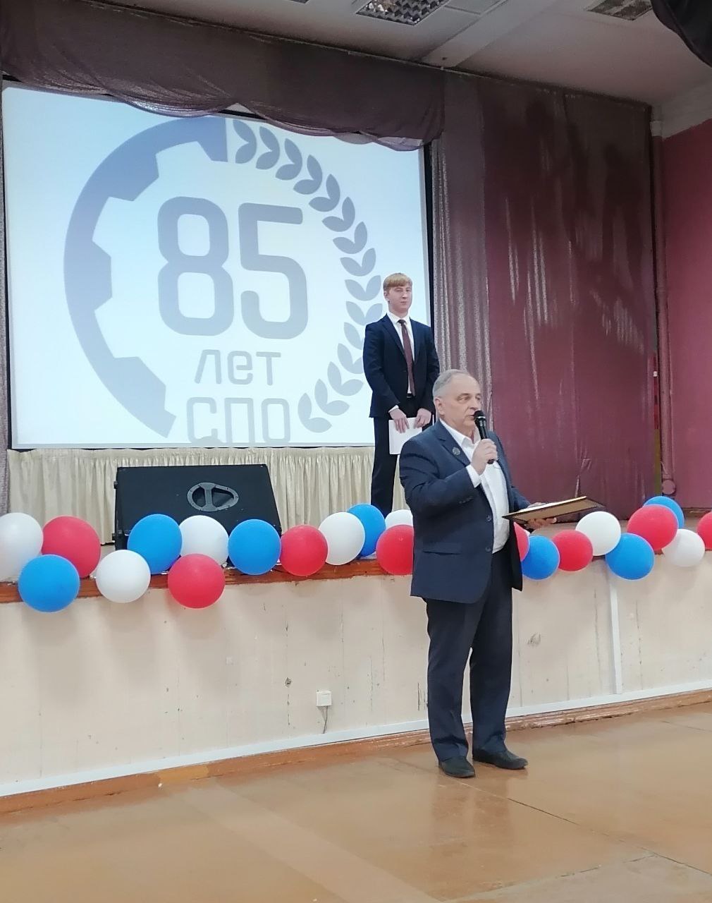 85 лет профессионализма — 85 лет СПО! 🎉
Вчера в стенах Новосибирского колледжа пищевой промышленности и переработки царила по-настоящему праздничная атмосфера! «Сибирский Гурман» не остался в стороне ... | Сетка — социальная сеть от hh.ru