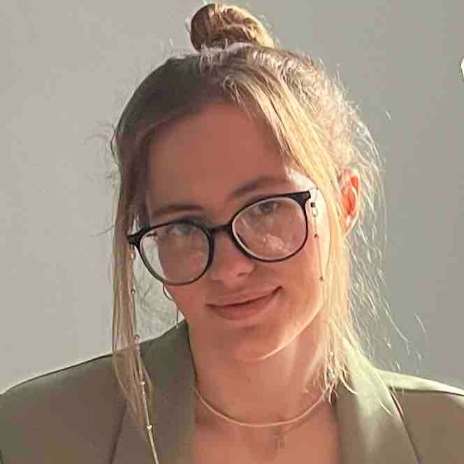 Евгения Осеева | Сетка — социальная сеть от hh.ru