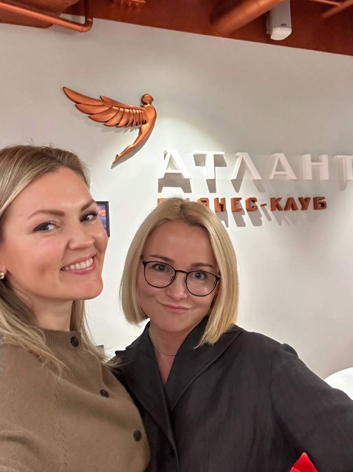 Недавно мы вместе с Юлей Коптеловой @KoptelovaUA в Атлантах разбирали тему, которая волнует многих собственников и HRD, — найм ТОПов и их интеграция в команду | Сетка — социальная сеть от hh.ru