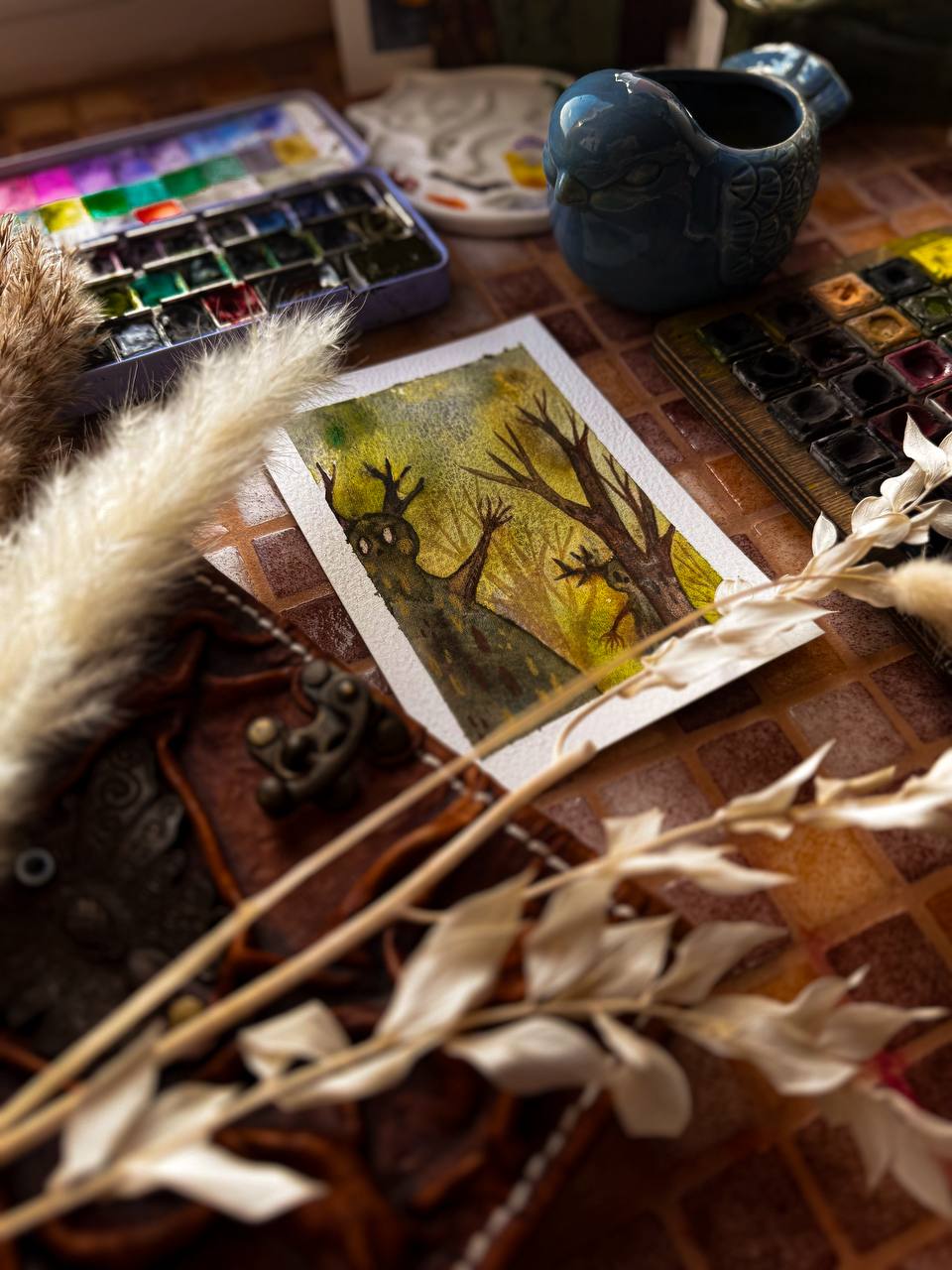 День 3/31 «Шуршащие жители леса» #inktober2025
Говорят, если зайти в самый старый лес и остановиться, можно услышать едва слышное «шур-шур-шур».
Это не просто шелест опадающей листвы | Сетка — социальная сеть от hh.ru