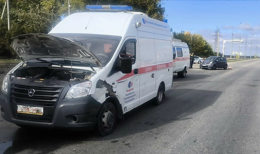 В Ставрополе скорая попала в ДТП с легковушкой
На перекрёстке проспекта Кулакова и улицы Коломийцева днём 2 октября столкнулись автомобиль скорой помощи и Nissan | Сетка — социальная сеть от hh.ru