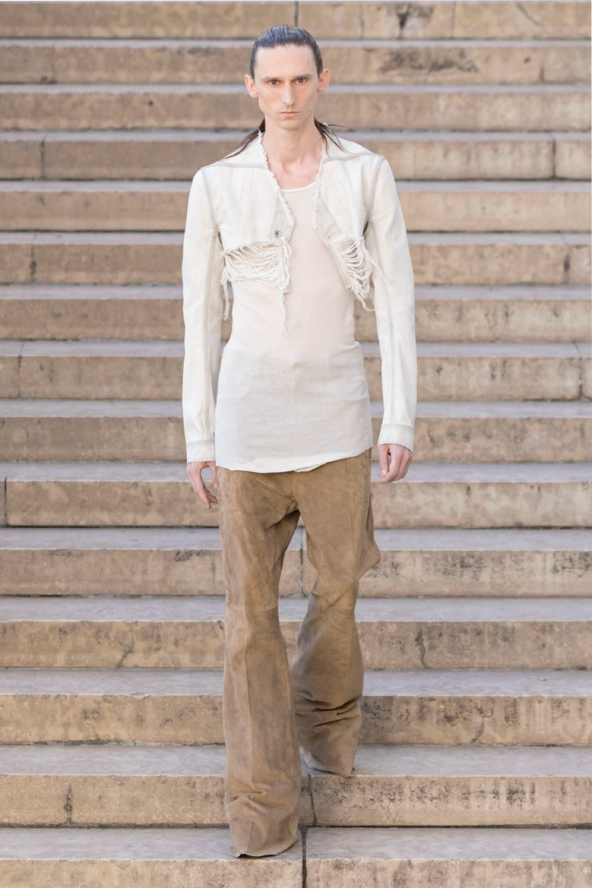 Rick Owens S/S 2026  Гламур и грязь. Искренность и тень 🧛🏻 | Сетка — социальная сеть от hh.ru