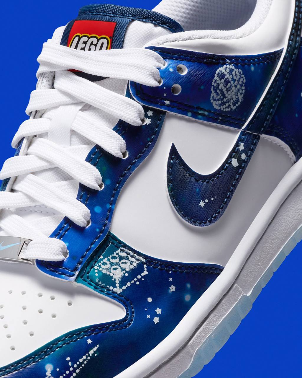Вау, Lego и Nike снова объединяются и выпускают космическую пару — Nike Dunk Low GS «Galaxy». Релиз намечен на 22 октября | Сетка — социальная сеть от hh.ru