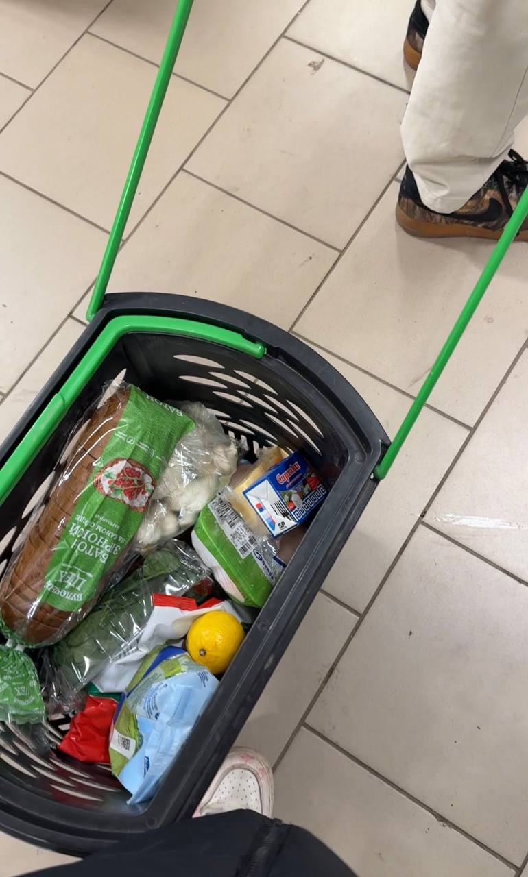 Сегодня я подготавливалась к марафону, была закупка, скачаны доки и завтра уже будет первый день 🙃
А так же параллельно я делаю:
🍂 презентации для недвижимости
🍂 креативы для рекламы
🍂 маникюр
🍂 а ещё... | Сетка — социальная сеть от hh.ru