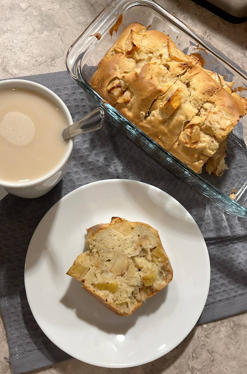 Дорогие, найден рецепт идеальной безглютеновой шарлотки!
В понедельник делали с дочкой, уверена он вам тоже пригодится 😉
Вам понадобится:
🐾120 г муки с разрыхлителем без глютена от Garnec
🐾Щепотка сол... | Сетка — социальная сеть от hh.ru