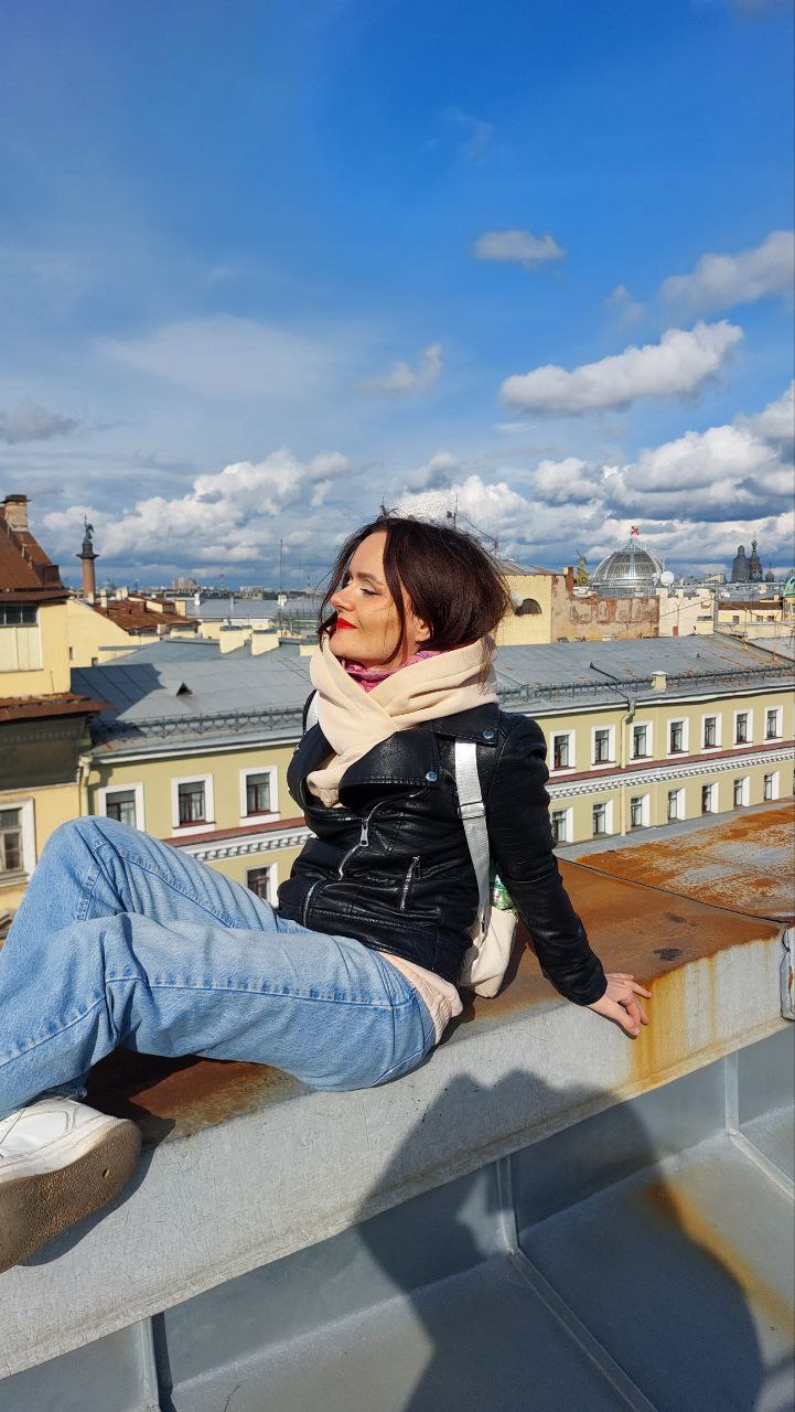 😁🤩Завтра идём смеяться и знакомиться
⠀
Друзья, если у вас свободное воскресенье, у меня есть отличный план.
Я иду на Юбилейный 20-й Бизнес-Стендап — и приглашаю вас со мной | Сетка — социальная сеть от hh.ru