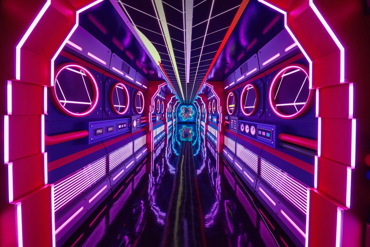 Новый ресторан Future Train Kyoto Diner & Cafe в Киото размещен в переоборудованных вагонах региональноых экспрессов Thunderbird | Сетка — социальная сеть от hh.ru