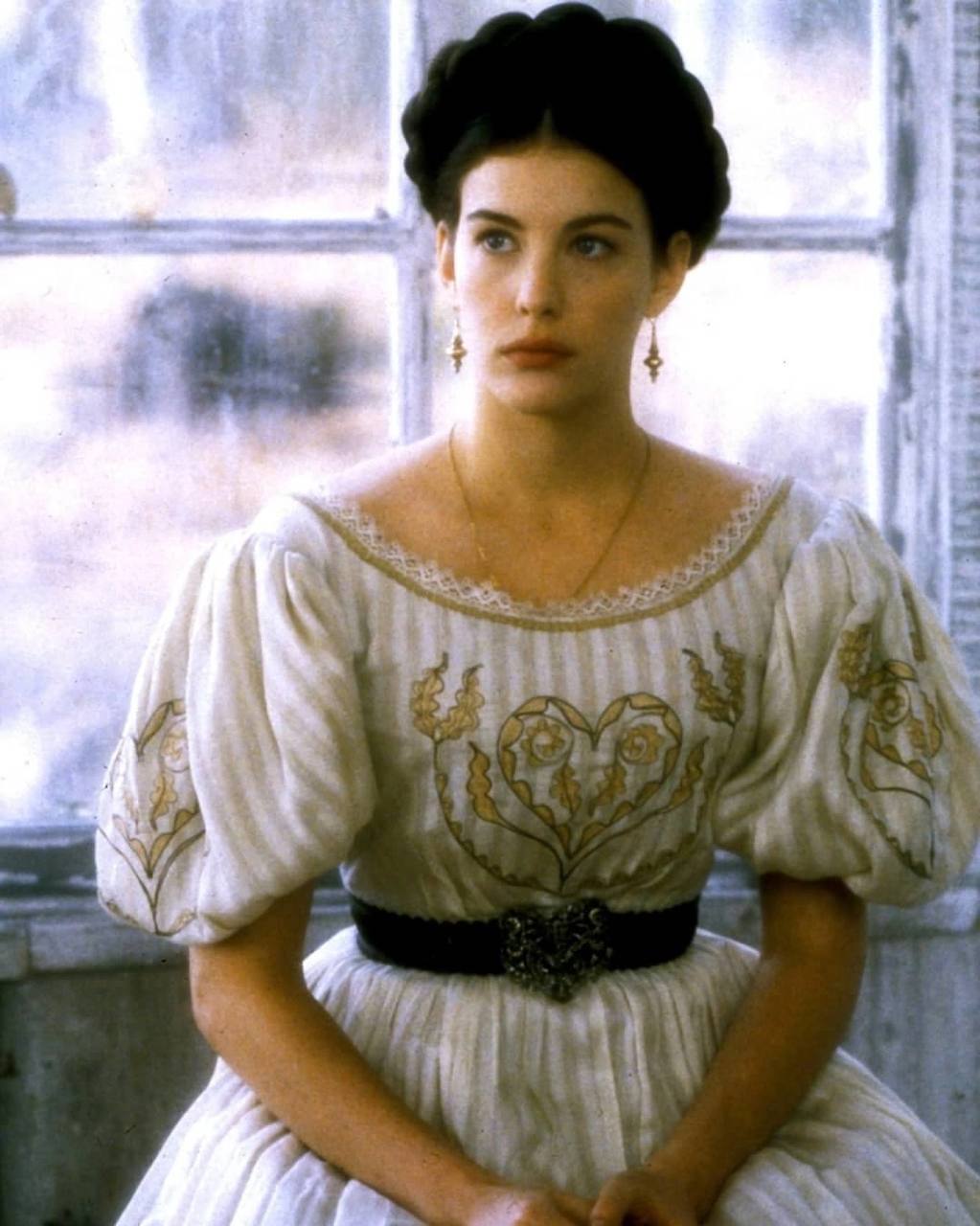 Онегин, 1988, Великобритания
До чего красивый фильм 💖
Произведение семейного масштаба:
Ральф Файнс — актер,
Магнус Файнс — композитор,
Марта Файнс — режиссер | Сетка — социальная сеть от hh.ru