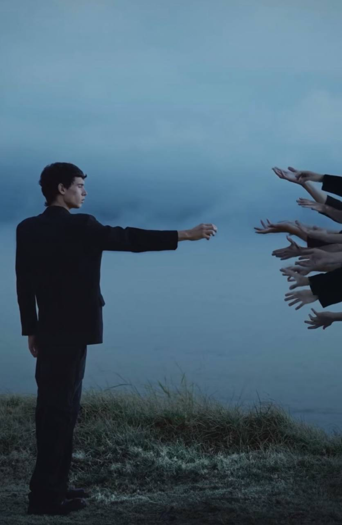 Подборка 6 идей вдохновения 
для креативного НЕЙРОвизуала | Сетка — социальная сеть от hh.ru