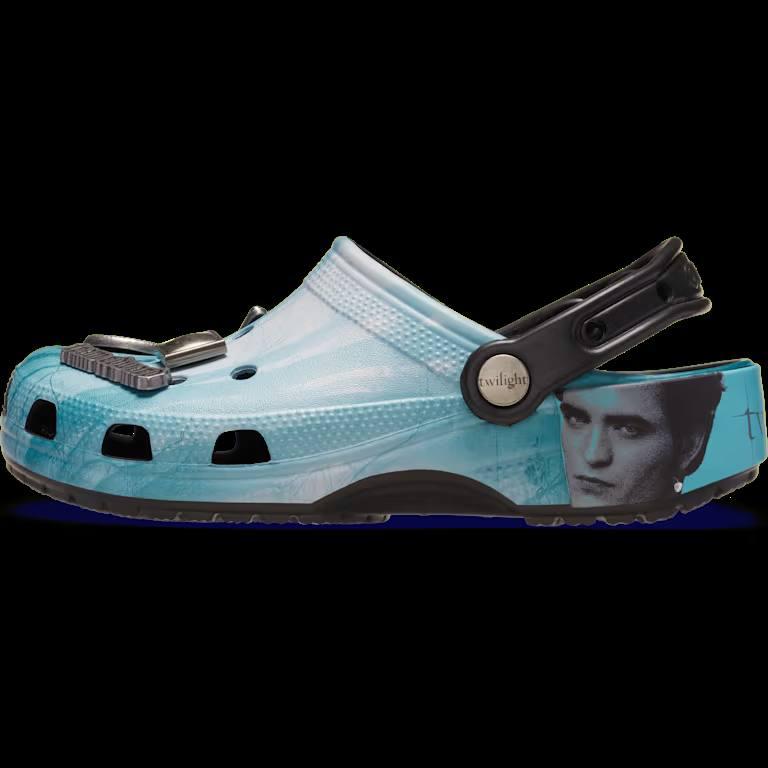 И ещё капельку о коллаборациях брендов: 18 ноября релиз совместки Crocs и «Сумерек». И там будет целых два вида клоггов | Сетка — социальная сеть от hh.ru