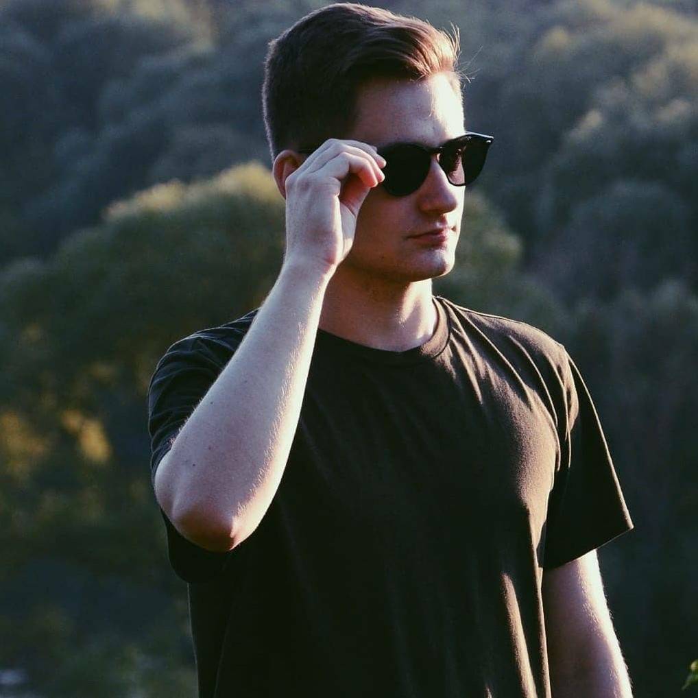 Александр Костиков