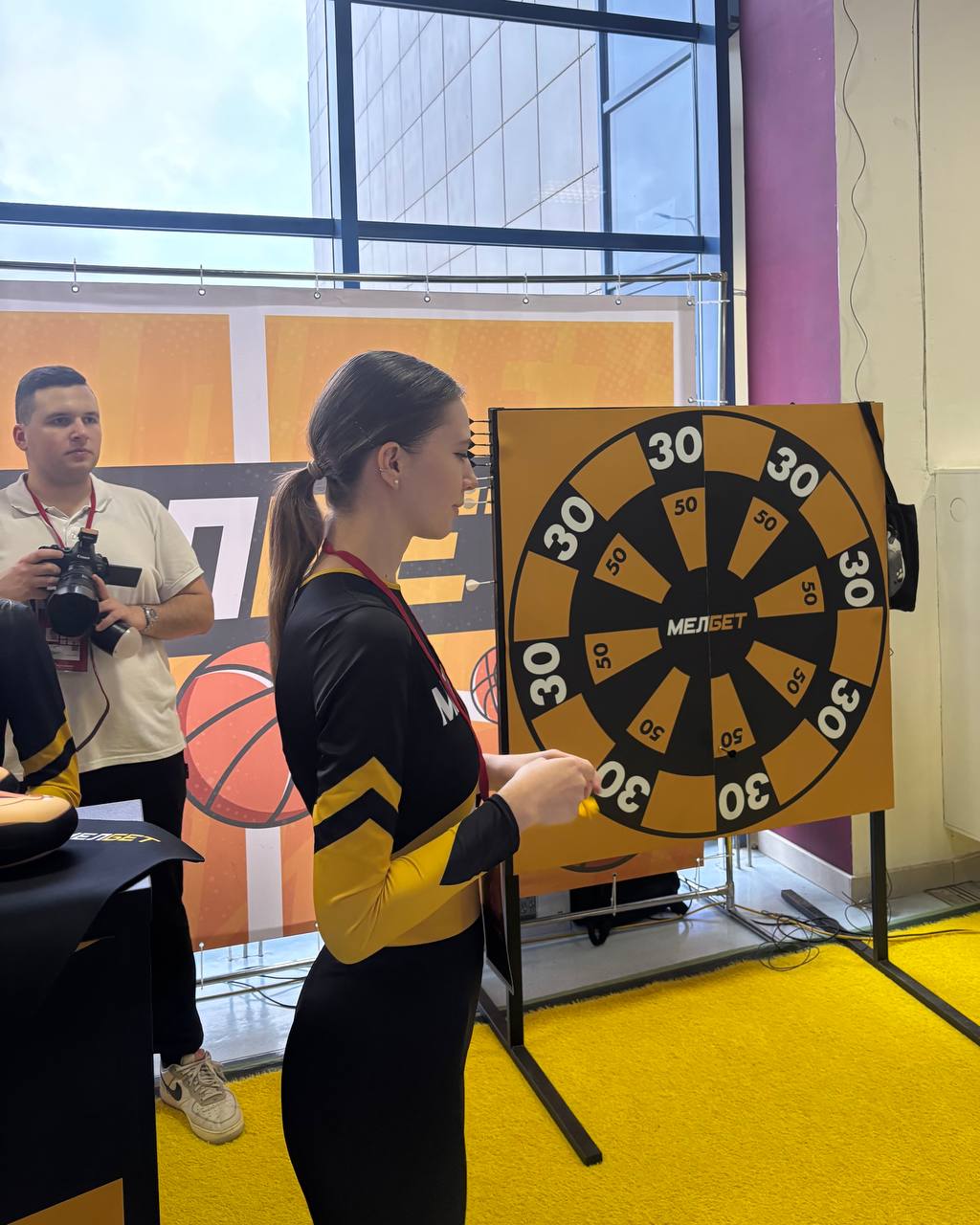 🏀 Дебют Мелбета в баскете!
Обзор активаций и брендинга БК на матче Локо-Кубань.
Мелбет впервые спонсирует клуб Лиги ВТБ | Сетка — социальная сеть от hh.ru