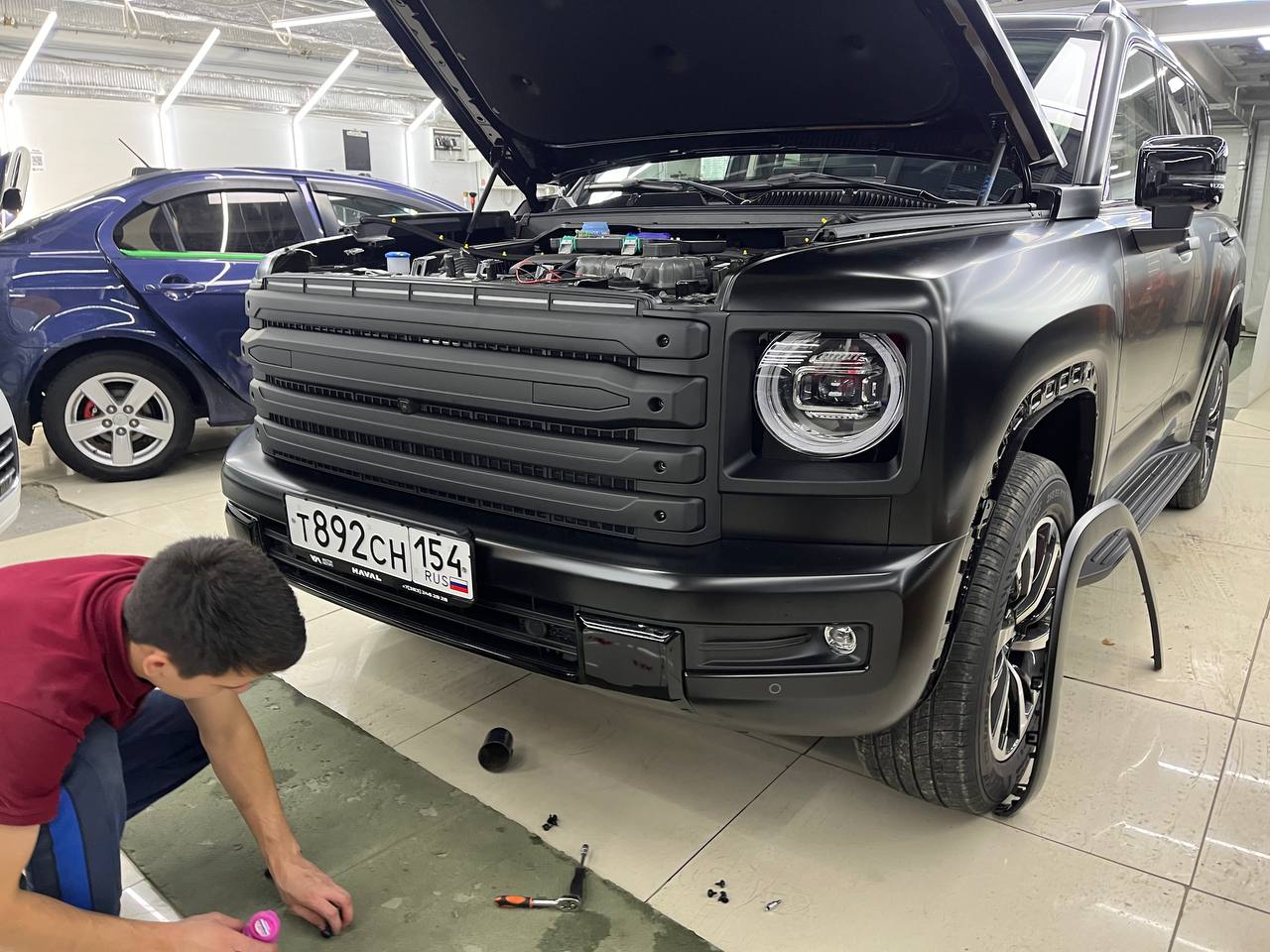 Зачем нужна коррекция плёнки после оклейки автомобиля?
После оклейки автомобиля защитной плёнкой (антигравийной полиуретановой) всегда важно приезжать на коррекцию | Сетка — социальная сеть от hh.ru