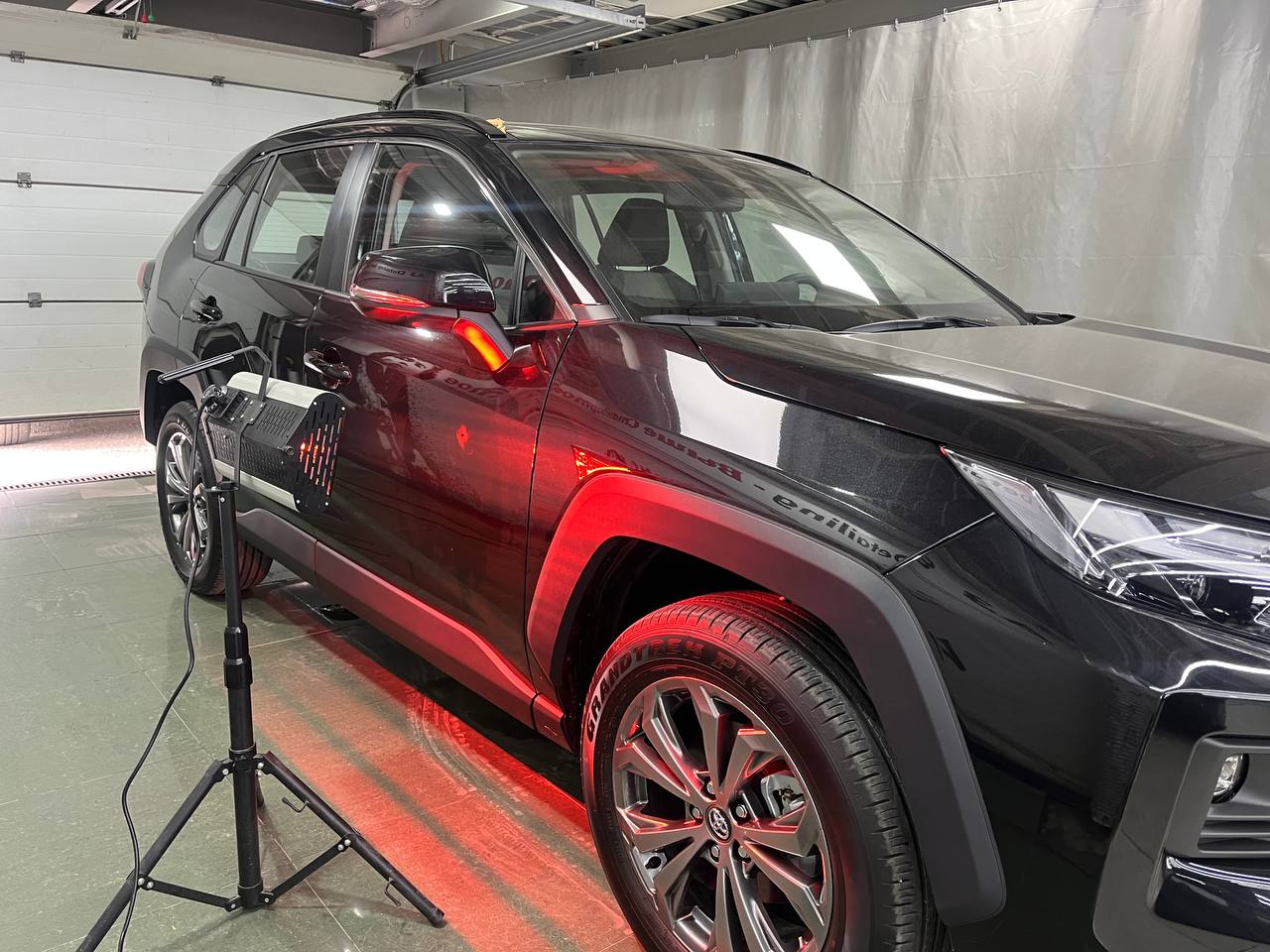 Зачем нужна коррекция плёнки после оклейки автомобиля?
После оклейки автомобиля защитной плёнкой (антигравийной полиуретановой) всегда важно приезжать на коррекцию | Сетка — социальная сеть от hh.ru