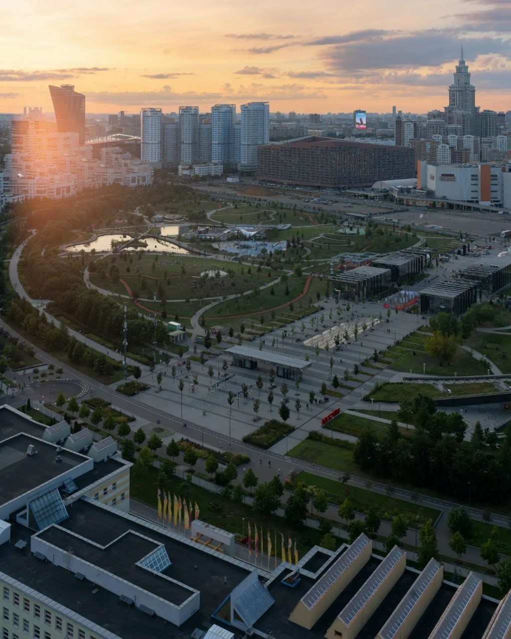 🚶🏻‍♀️Путешествие по парку «Ходынское поле»
12 октября в 11:00
19 октября в 11:00
Участники узнают много нового и интересного об этом месте, истории и экологии района😍
▫️Вход свободный, необходима реги... | Сетка — социальная сеть от hh.ru