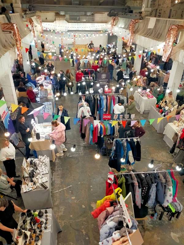 🛍 Маркет «4 сезона» с авторскими работами
11-12 октября 12:00-20:00
В ARTPLAY соберется больше 100 лучших мастеров и дизайнеров со своими авторскими работами | Сетка — социальная сеть от hh.ru