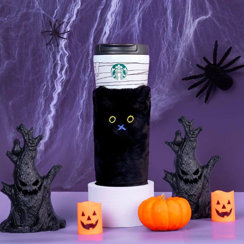 МИЛОТА, все восточные Starbucks, в том числе вьетнамский, дропнули Хэллоуинскую коллекцию с ведьмо-котом, мумиями-стаканами, приведениями-подвесками, мягкими кото-чехлами для кружек, тыквами, бинтами ... | Сетка — социальная сеть от hh.ru