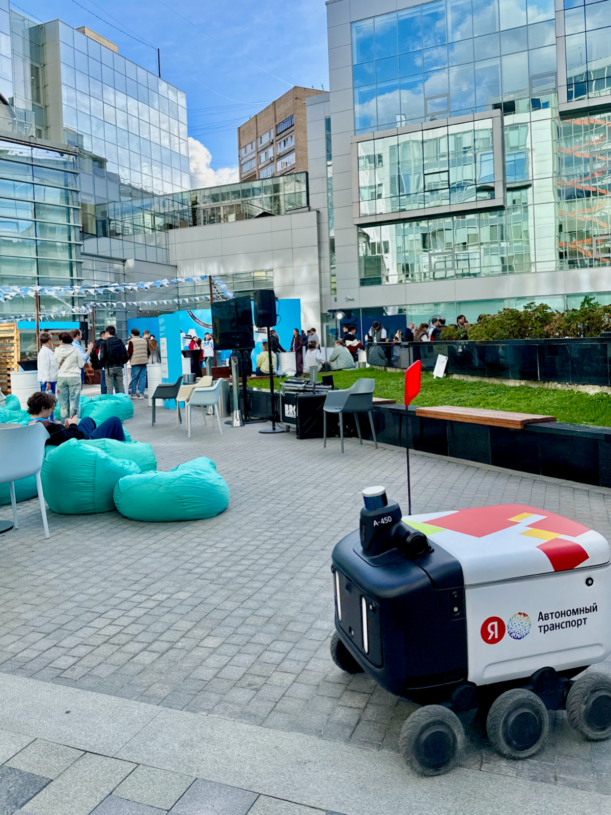 Data Driven 2025 | Сетка — социальная сеть от hh.ru