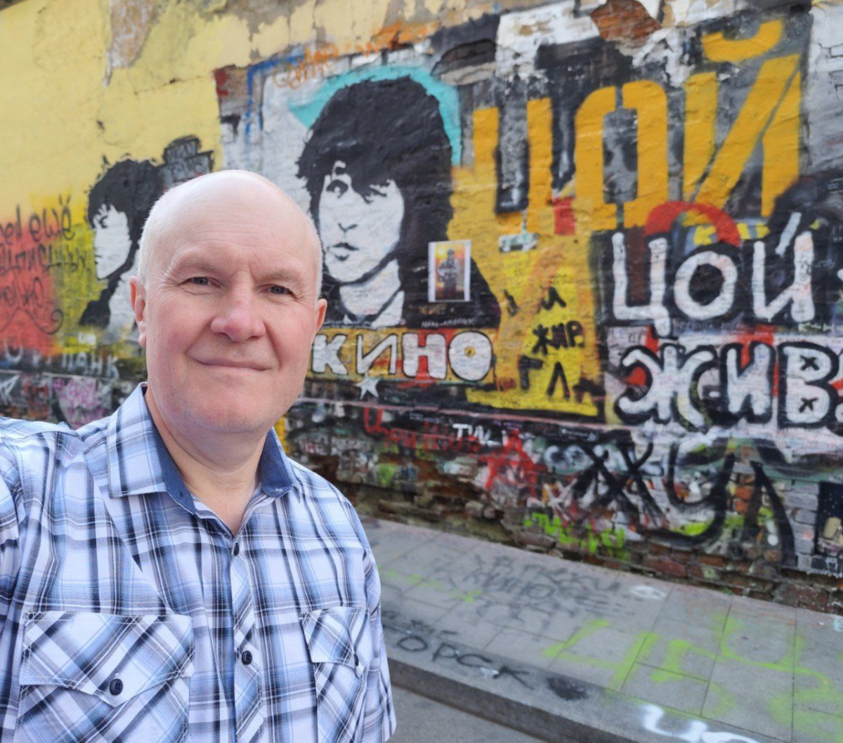 Смелый шаг к свободе  
Иногда мы так усердно пытаемся «поверить в себя», будто уверенность — это лампочка, которую можно включить силой мысли. 
Но правда в другом: вера не приходит до действия | Сетка — социальная сеть от hh.ru