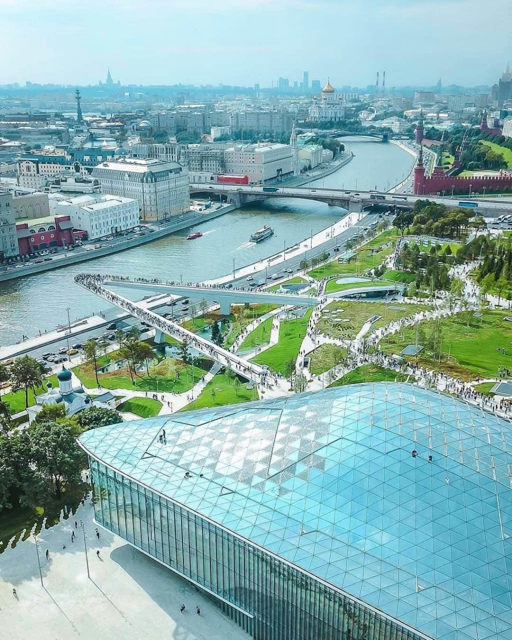 🗣Историческая экскурсия по парку Зарядье
7, 9, 10, 12 октября в 12:00
Вы познакомитесь с архитектурными памятниками разных эпох: древними храмами улицы Варварки, палатами бояр Романовых и Старого Англ... | Сетка — социальная сеть от hh.ru