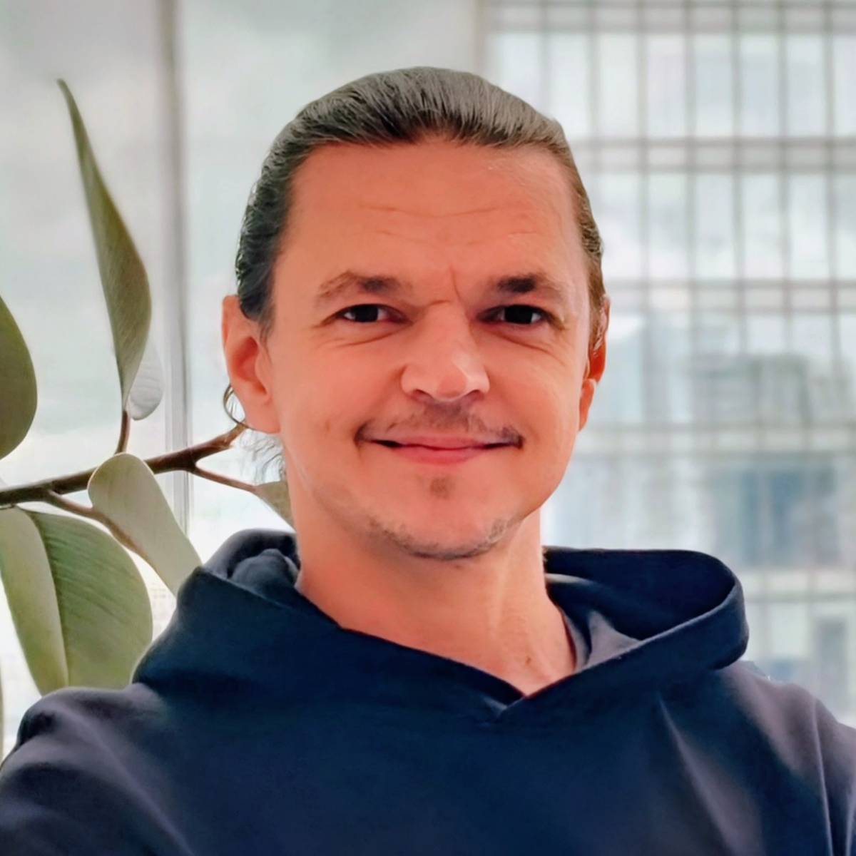 Максим Хрусталев | Сетка — социальная сеть от hh.ru