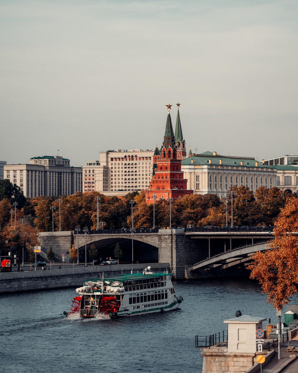 🛳С 11 октября речные экскурсии в Москве станут регулярными
Прогулки будут проходить по субботам в 10:30 по маршруту «ЗИЛ — Печатники» и по воскресеньям в 10:30 по маршруту «Новоспасский — ЗИЛ» | Сетка — социальная сеть от hh.ru