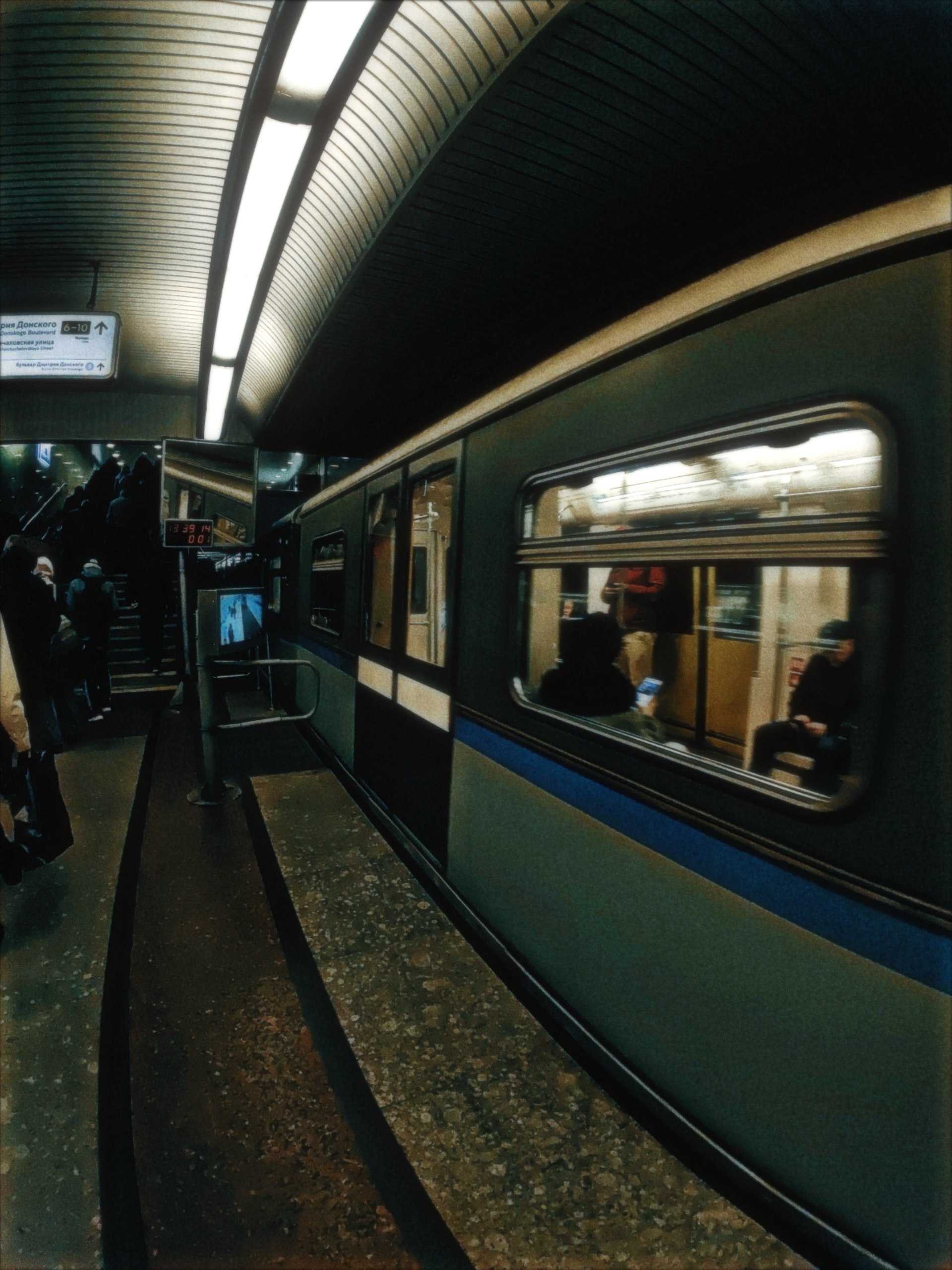005/365
Интересная серия сегодня получилась. Здесь я решил, что музыка лучше даст понимание, что я тут вижу и чувствую | Сетка — социальная сеть от hh.ru