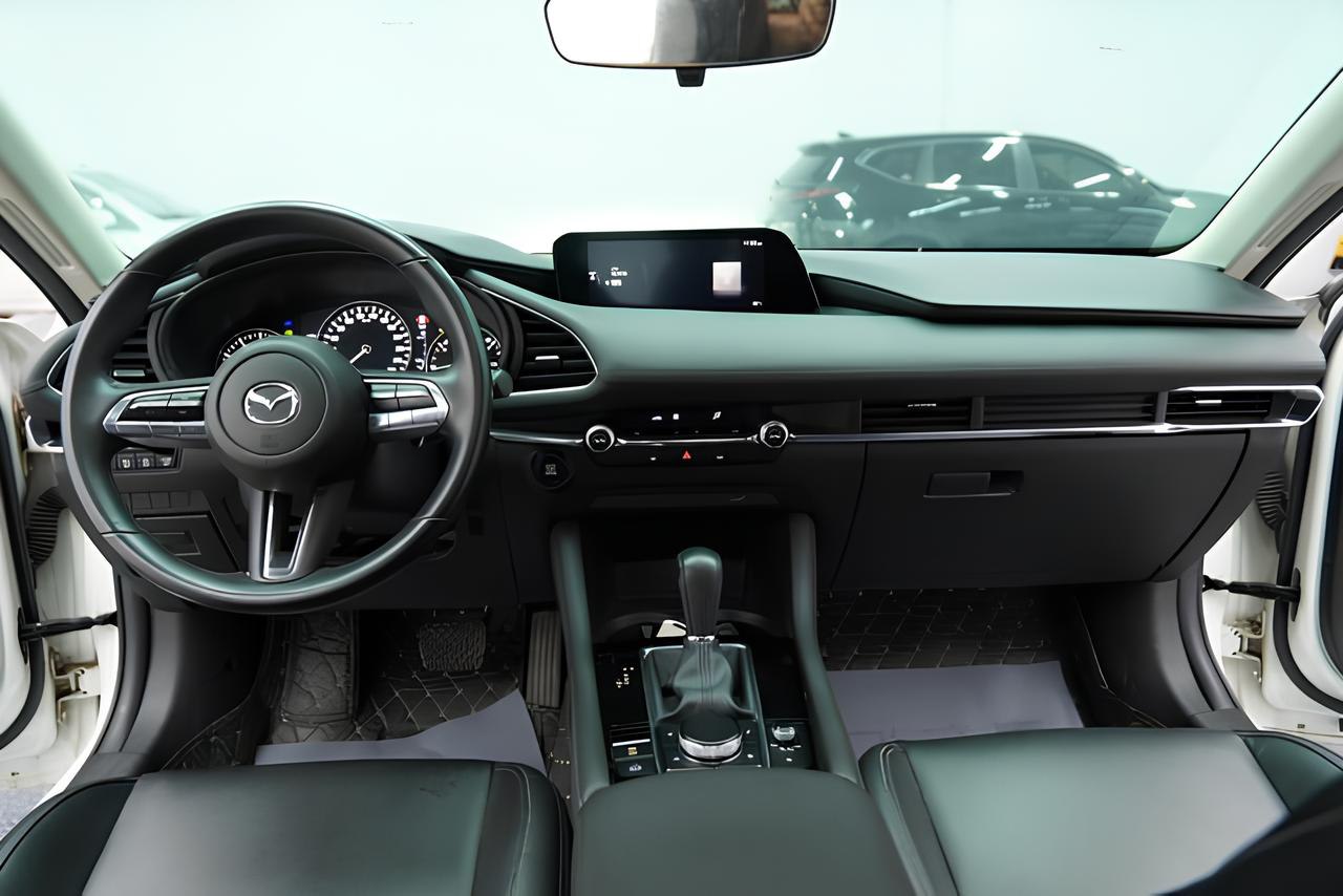 🚘Mazda 3
Стиль, который не требует крика
2021 май • 22 829 км • бензин 2.0 л (158 л.с | Сетка — социальная сеть от hh.ru