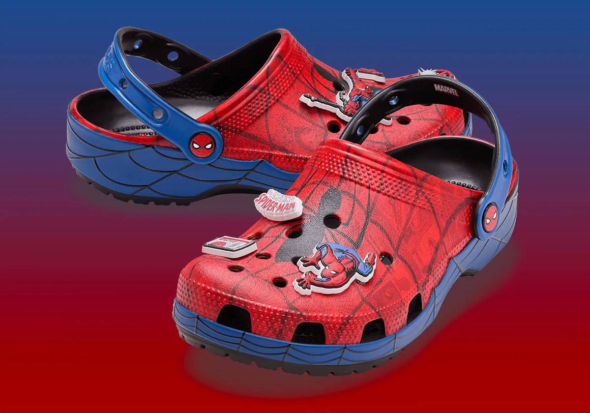 У Crocs новая коллаборация. На этот раз с Marvel. Совместно они выпустили коллекцию Spider-Man Classic Clog | Сетка — социальная сеть от hh.ru