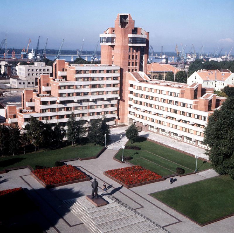 🇱🇹 Labas!
Да-да, это не опечатка 😉
Мало кто знает, но родился я в Клайпеде | Сетка — социальная сеть от hh.ru