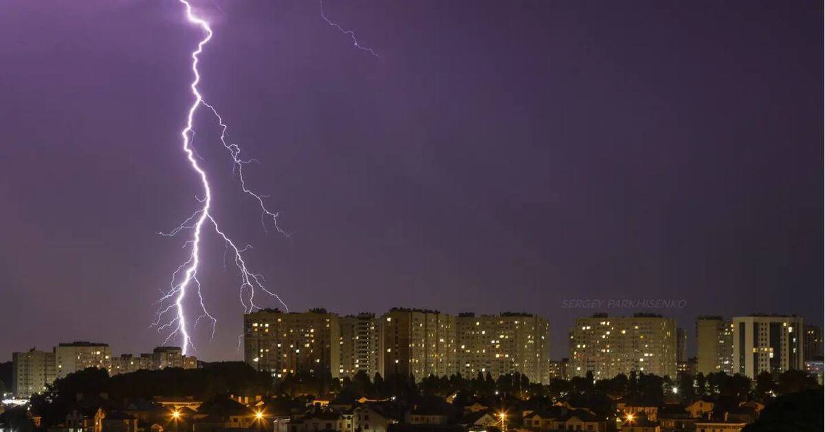 ⛈Штормовое предупреждение объявили на Ставрополье
Как сообщает Гидрометцентр, сегодня с 14-16 часов и далее в течение суток 10, 11 и 12 октября в крае возможны сильные дожди, ливни в сочетании с грозо... | Сетка — социальная сеть от hh.ru