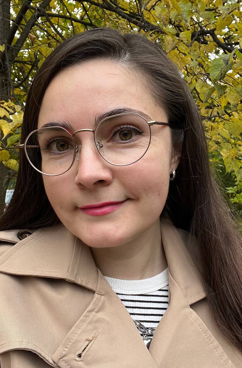 Что это я такая счастливая?
Радуюсь тому, что владею Симболон и научилась слушать их советы!
На днях случился просто супер прецедент!
В воскресенье я села на свои очки… | Сетка — социальная сеть от hh.ru