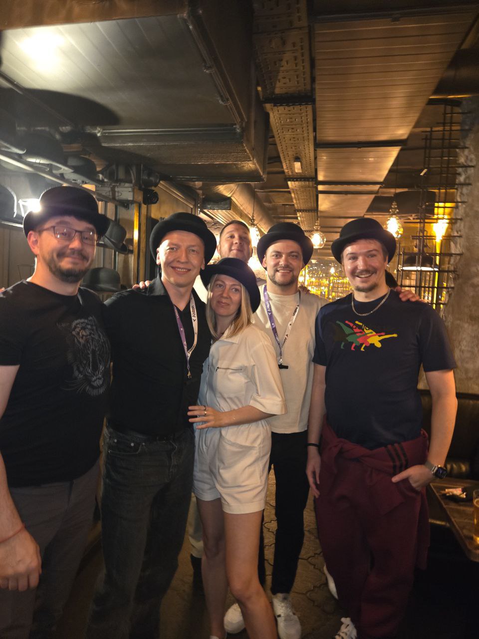 BOOST: нетворк, который продолжается после конференции
Да, пишу реже. Исправляюсь. Пока свежо в памяти — про нетворкинг на препатти и афтепатти BOOST.
Это как раз те места, где знакомишься ближе | Сетка — социальная сеть от hh.ru