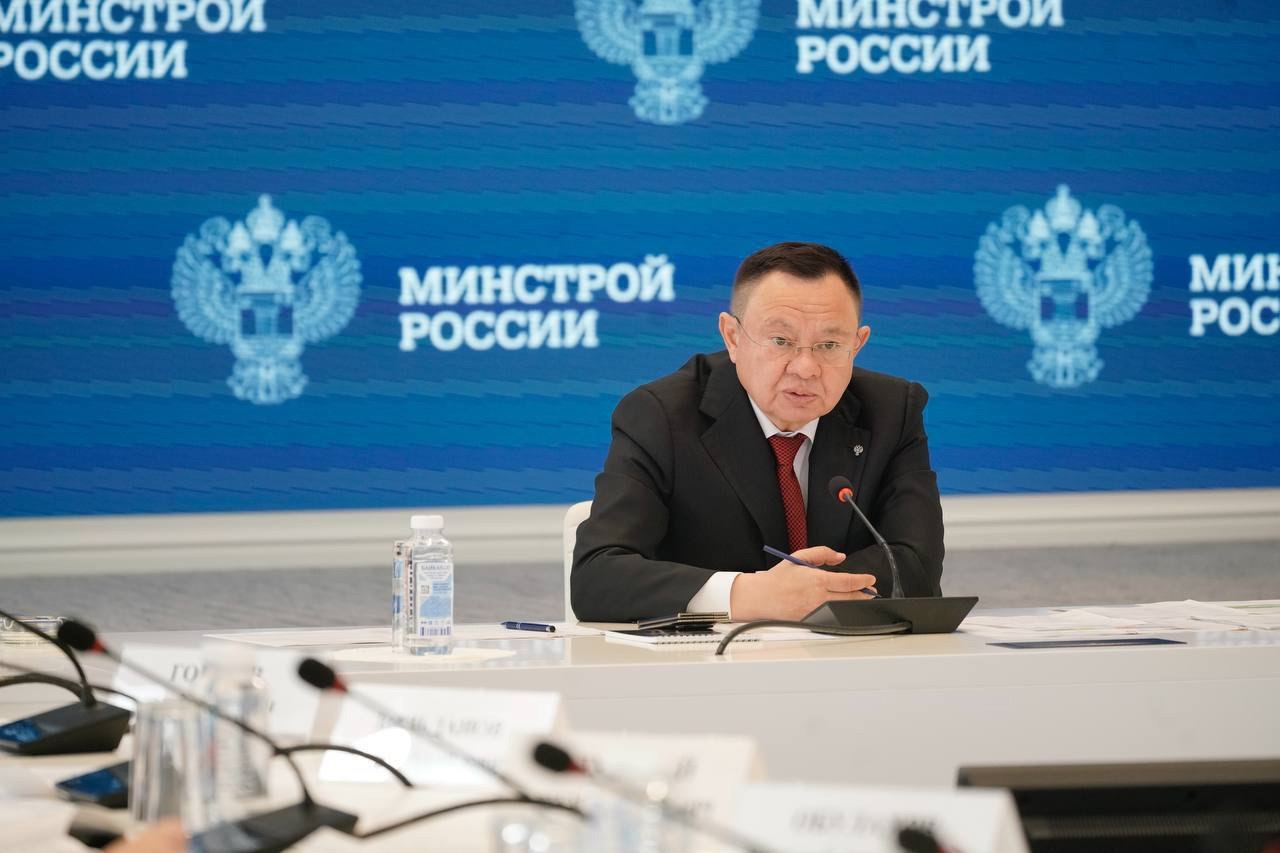 Глава Минстроя России Ирек Файзуллин провел заседание межведомственной рабочей группы по реализации мероприятий по объекту капитального строительства «ФГБУК «Академический Малый драматический театр – ... | Сетка — социальная сеть от hh.ru
